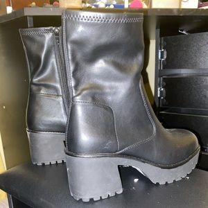 Black Call it spring heels!!